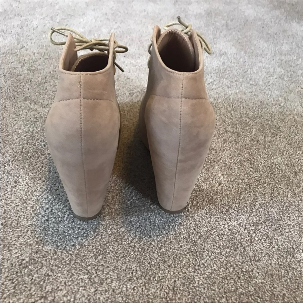 Suede ‘Hidden Wedge’ booties - Picture 4 of 5